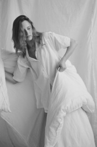 deijistudiosshirredwht_1200x.thumb.jpg.bb2fe14050bc480850919efc66f035d6.jpg