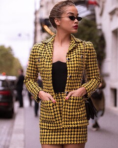 golden_barbie_70149382_133132874746186_3858550708191129845_n.jpg