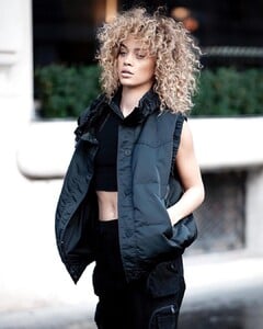 golden_barbie_71711633_2731021660264392_8902972965180195557_n.jpg