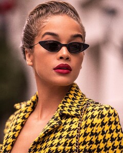 golden_barbie_71959888_2280125632097344_3769098937856063910_n.jpg