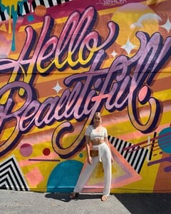 goldenbarbie_70499576_400682643948876_3664108204514845417_n.jpg