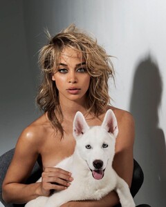 goldenbarbie_73512734_2193479437423502_76333839433734881_n.jpg