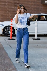 kaia-gerber-street-style-10-15-2019-0.jpg