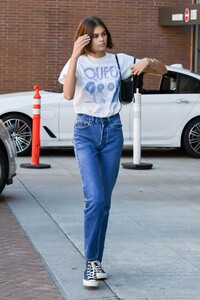 kaia-gerber-street-style-10-15-2019-2.jpg