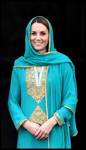 kate-middleton-badshahi-mosque-in-lahore-10-17-2019-0.jpg