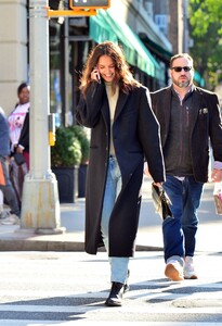katie-holmes-autumn-street-style-nyc-10-15-2019-7.jpg