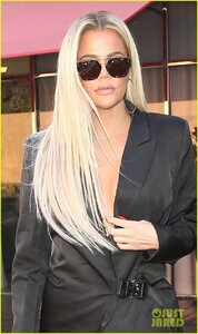 khloe-kardashian-scott-disick-meet-up-for-lunch-06.jpg