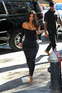 kim-kardashian-out-in-new-york-city-10-24-2019-13.jpg