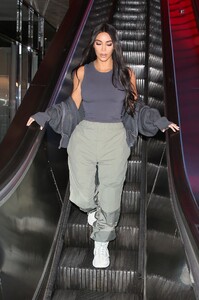 kim-kardashian-street-style-10-02-2019-3.jpg