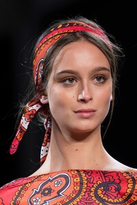 la-petite-robe-clp-rs20-6938.thumb.jpg.9a53e7025965c52b864c40930b5e590f.jpg