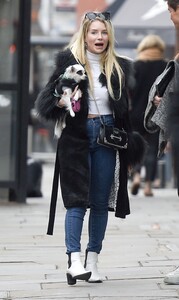 lottie-moss-and-sam-prince-out-in-chelsea-10-10-2019-0.jpg