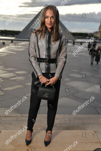 louis-vuitton-show-front-row-spring-summer-2020-paris-fashion-week-france-shutterstock-editorial-10431910d.thumb.jpg.eb988490fc139347c67ce0a992466518.jpg