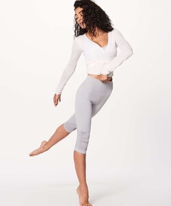 lululemon-heart-opener-knit-wrap-taryn-toomey-collection-white-0002-163230.jpg