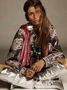 luna-bijl-vogue-paris-october-2019-2.jpg