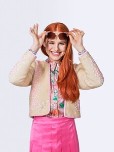 madelaine-petsch-seventeen-october-2019-2.jpg