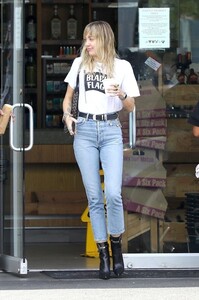 miley-cyrus-in-denim-out-and-about-in-los-angeles-10-19-2019-0.jpg
