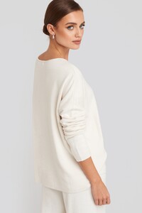 nakd_lounge_round_neck_sweater_1018-003549-4070_02b.thumb.jpg.4b66168b497757e4bef966c54b54b12b.jpg