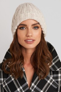 nakd_oversize_chunky_beanie_1015-002174-0140_02l.thumb.jpg.743ac6cf88146d41af7c88446539aeea.jpg