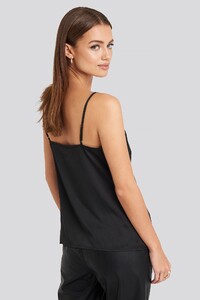 nakd_vneck_satin_cami_top_1018-003936-0002_02b.thumb.jpg.90c238b1551ad5dfba4685ae98d638e3.jpg