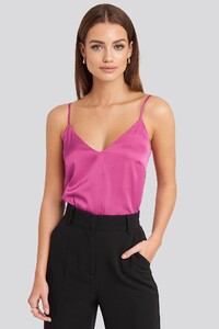 nakd_vneck_satin_cami_top_1018-003936-0015_01a.thumb.jpg.d27a71ec4029b8bf8c50355336ea143c.jpg