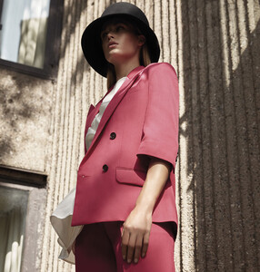 nina-ricci-fallwinter-2019-2020-collection-for-women-2.thumb.jpeg.fbc88488a8ea8f57a6198702195d84fa.jpeg