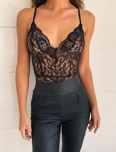 shopify_2697011b7303b1c0123a202419ebf4e4_tampa-bodysuit-black_1230x1230.thumb.jpg.ef9c47357770a0ae590c73be2ba77ad9.jpg