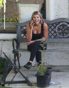 sofia-richie-stocking-up-on-art-supplies-at-graphaids-in-calabasas-10-15-2019-0.jpg