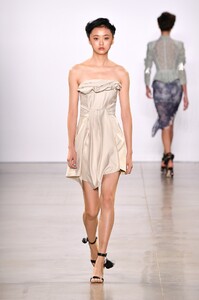 taoray-wang-rtw-spring-2020-013.thumb.jpg.cf48b7ca4f8907c538d203b0c8c63a45.jpg