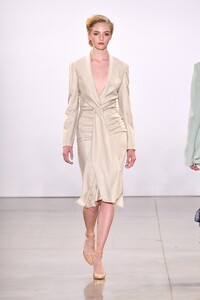 taoray-wang-rtw-spring-2020-014.thumb.jpg.9ab37a86b20e6773b1c787927af657cd.jpg