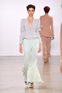 taoray-wang-rtw-spring-2020-017.thumb.jpg.c7dd32bea1bcb7c40879d2898d6f7a52.jpg