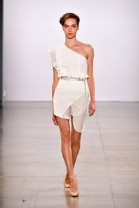 taoray-wang-rtw-spring-2020-026.thumb.jpg.8406b0d10cee831c752c68494e037faa.jpg