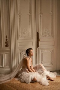 v-Gabriella6.thumb.jpg.d1b94514e2d64af3fc4714a39515ad4b.jpg