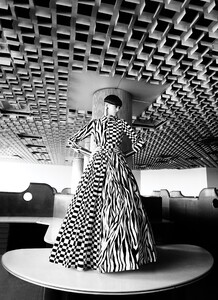 vogue-november-2019-kaia-04.thumb.jpg.f4a574a94fdae294c8fa1ae305f6429c.jpg
