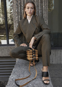 yproject-collection-fallwinter-2019-2020-collection-for-women.thumb.jpeg.698aed76564744fb37acad15d4624f8b.jpeg