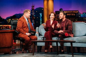 zoey-deutch-visits-the-late-late-show-with-james-corden-in-new-york-0.jpg