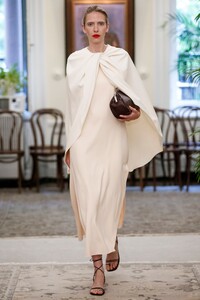 00023-Marina-Moscone-RTW-2020-Ready-To-Wear-Spring-2020.thumb.jpg.74239405c7fd9f7b50faa67d60d558e5.jpg