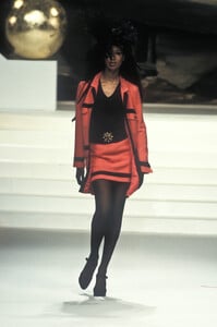 1002341121_Chanel1994HauteCouture12.thumb.jpg.b74d986080827465f5ee2eb5519b4c66.jpg