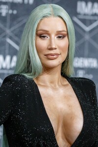       igg231119BZNimage7.jpg