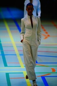 1032396761_givenchy-ss-2000(9).thumb.jpg.d4c3f153d77a14beb68c77038b899af0.jpg