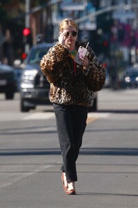       rob241119BZNimage105.jpg