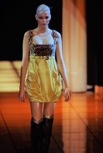 1051407940_nadja-auermann(14).thumb.jpg.09987d3cd634038a0603d21107738b3f.jpg