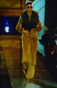 107847001_versace-hc-fw-1996(1).thumb.jpg.60cdadbeca189c2deb65a59bf230fb15.jpg