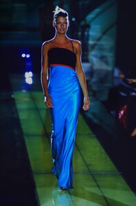 1079941716_versace-hc-fw-1996(5).thumb.jpg.5ff3258bd14139c83c9fc7aacd2ac2d9.jpg