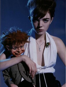 Jalouse #76 (December 2004-January 2005) - In The Mood For Toys - 012.jpg