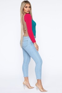 11-11-19_Studio_1_OD_PR_11-41-20_23__9002_MultiColor_CC__25_JK_RG.jpg