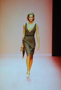 1104564317_prada-fw-2000(26).thumb.jpg.6bd8010d7b0195c58fa9ceb47c88e273.jpg