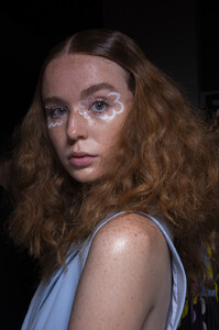 1109873087_CynthiaRowleySpring2020BackstageYjqpizHPjewx.thumb.jpg.b4677a5a68bd8e34eb45ddcf025de59c.jpg