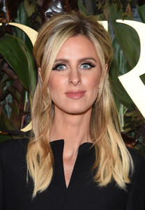 Nicky+Hilton+2019+WWD+Honors+CBu3Bg70CyFx.jpg