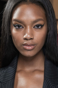 1120228173_ChristianCowanSpring2020Backstage1Xu1kZ__ZCRx.thumb.jpg.fc6a7fb8ba8d653703ef2a88673e45b3.jpg