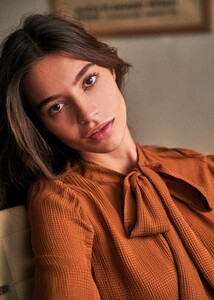 1153246975_LauryaShirthfn8jm79qjrbl25tbrbhq.thumb.jpg.4b489d25c6aa6745df33c602f7e152a3.jpg